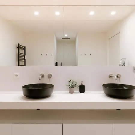 Huswell - Trendy Near The Coastline Apartment *