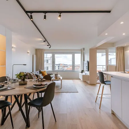 Huswell - Trendy Near The Coastline Apartment